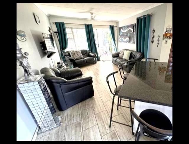 3 BEDROOM TOWNHOUSE FOR SALE IN BIRDSWOOD